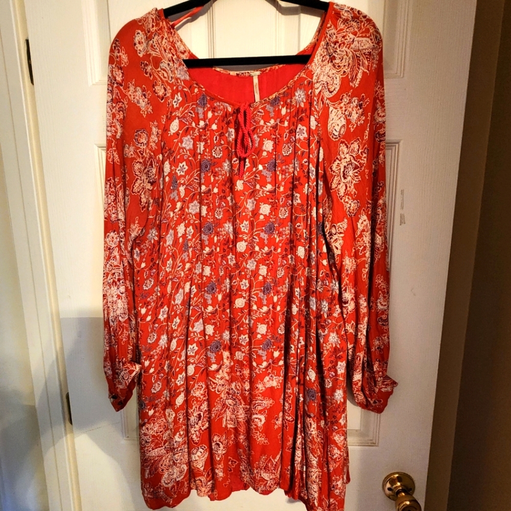 Free People Red Floral Long Sleeve Dress. Never Worn. Reposhing No Flaws. Gorg!!
